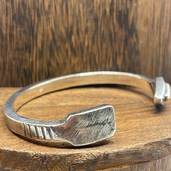 Buck Palmer Maverick Arrow Cuff - Picture 4 of 9